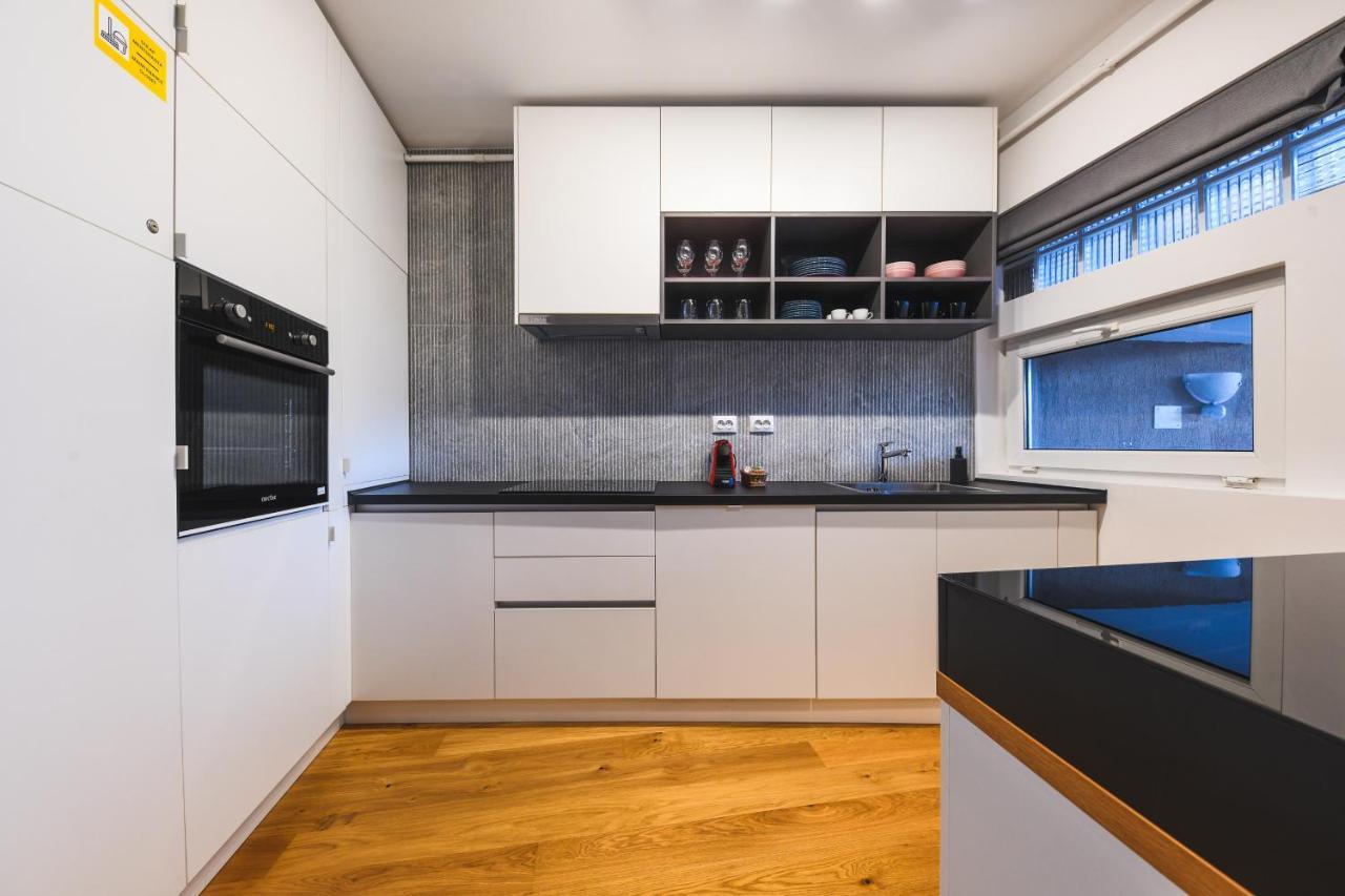 Charming 2 Bedroom Apartment Cluj-Napoca Exterior foto